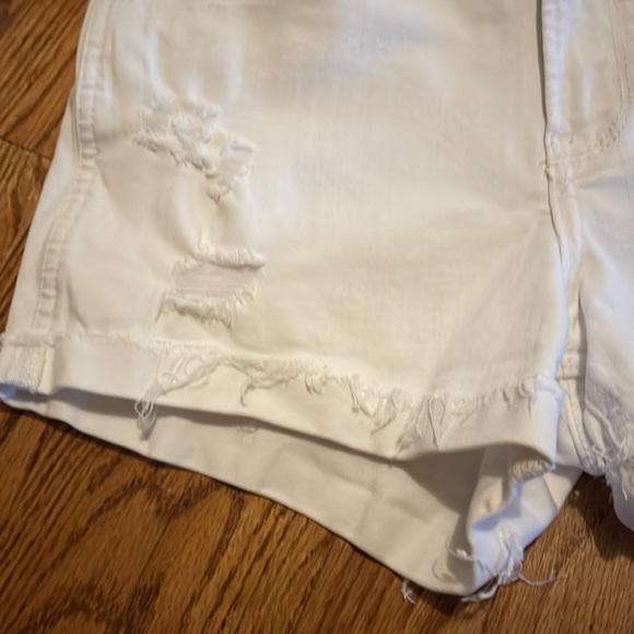 Sale! Hollister white denim shorts high rise frayed size 26 like new - Picture 4 of 8